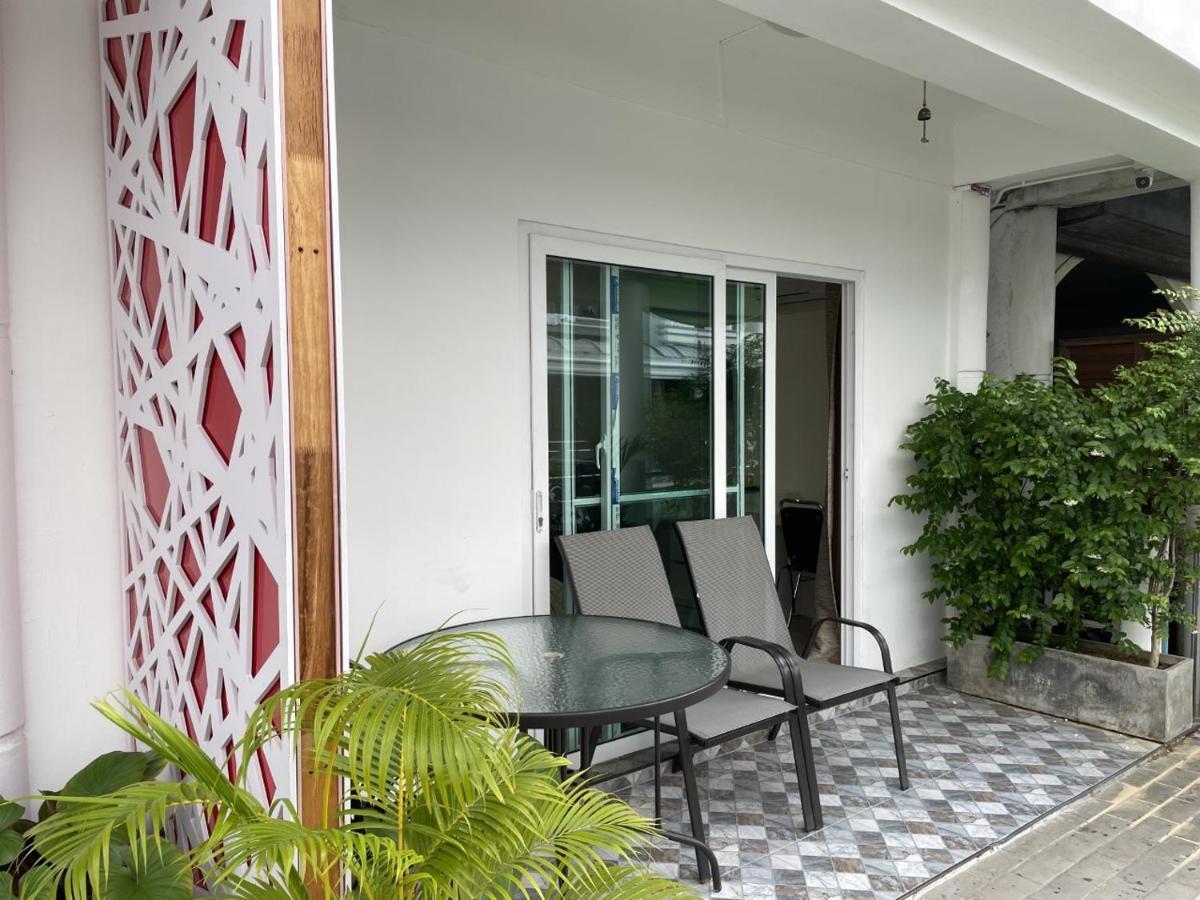 Inn Dulgence Patong Exterior foto
